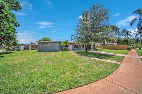 145 Greenbrier Drive, Palm Springs FL - photo 14 of 48