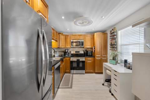 3960 Oaks Clubhouse Drive #504, Pompano Beach FL - photo 12 of 24