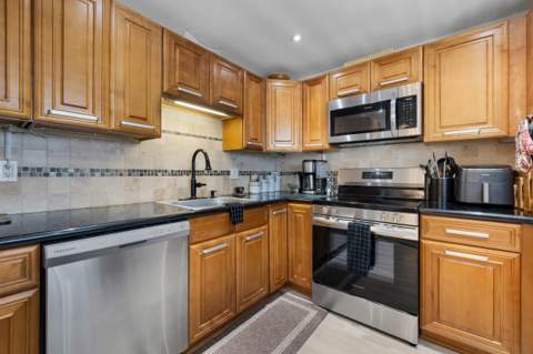 3960 Oaks Clubhouse Drive #504, Pompano Beach FL - photo 14 of 24