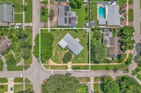 145 Greenbrier Drive, Palm Springs FL - photo 17 of 48