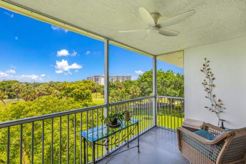 3960 Oaks Clubhouse Drive #504, Pompano Beach FL - photo 21 of 24