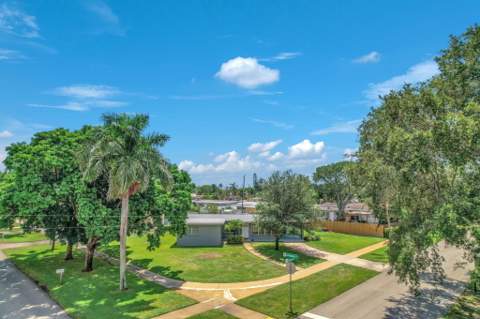 145 Greenbrier Drive, Palm Springs FL - photo 12 of 48