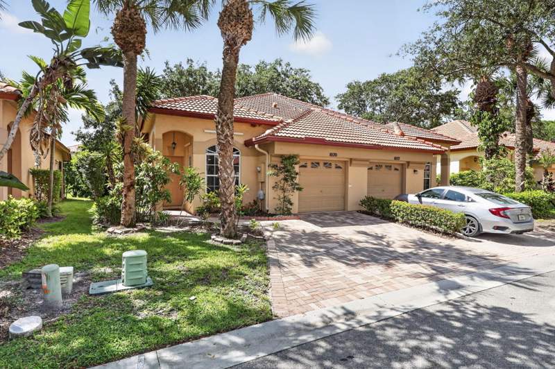 2 bedroom Townhouse at 1020 Via Jardin, Woodbine, Riviera Beach — photo 5