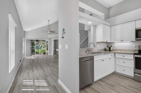 1020 Via Jardin, Riviera Beach FL - photo 9 of 87