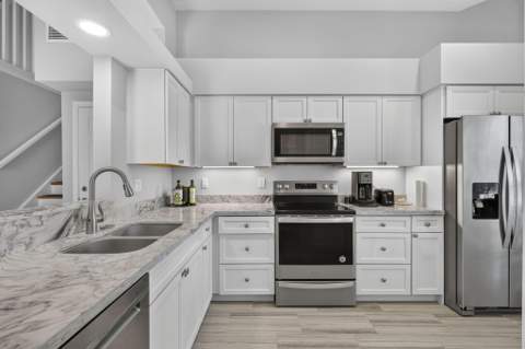 1020 Via Jardin, Riviera Beach FL - photo 17 of 87