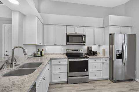 1020 Via Jardin, Riviera Beach FL - photo 18 of 87