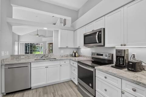 1020 Via Jardin, Riviera Beach FL - photo 19 of 87