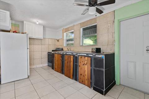 1740 11th Avenue, Lake Worth Beach FL - photo 11 of 34