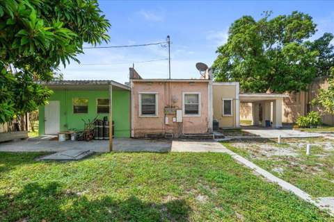 1740 11th Avenue, Lake Worth Beach FL - photo 17 of 34