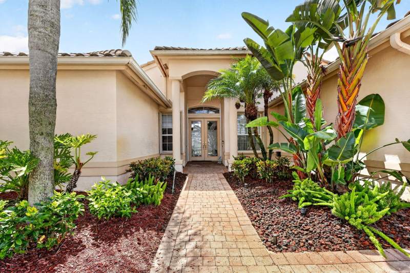 3 bedroom Single Family Residence at 303 NW Bayside Court, Cascades At St Lucie West Phase 5, Port St. Lucie — photo 2
