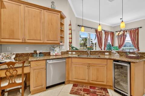 303 NW Bayside Court, Port St. Lucie FL - photo 10 of 82