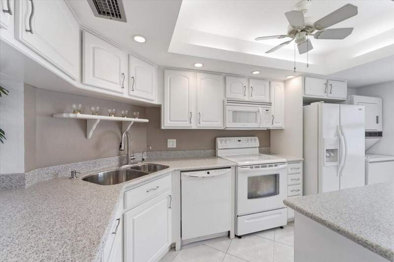 2 bedroom Condominium at 615 N Riverside Drive #706, Riverside Terrace Condo, Pompano Beach — photo 4