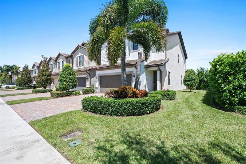 3 bedroom Townhouse at 4606 San Fratello Circle, Fields At Gulfstream Polo Pud, Lake Worth — photo 2