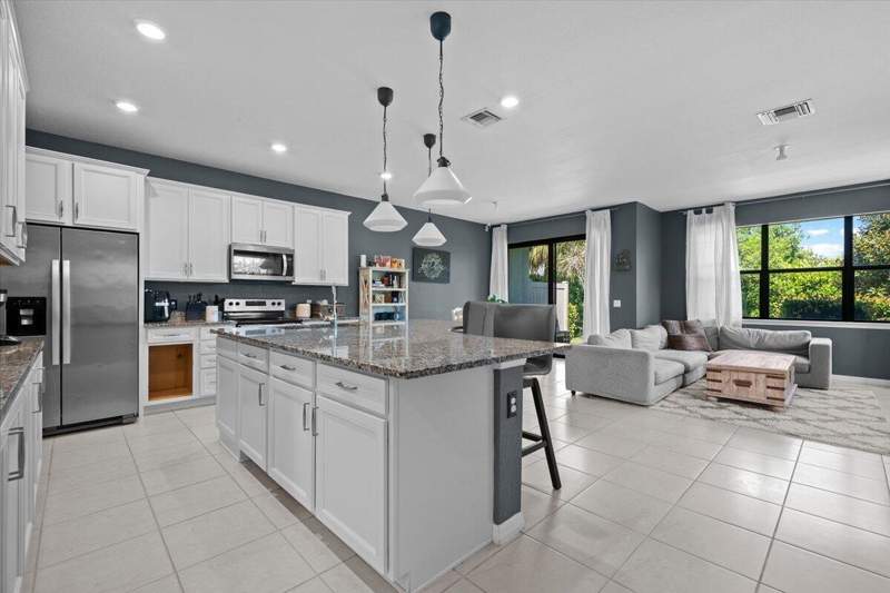 3 bedroom Townhouse at 4606 San Fratello Circle, Fields At Gulfstream Polo Pud, Lake Worth — photo 3