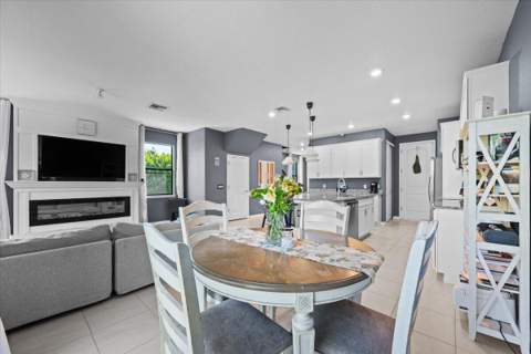 4606 San Fratello Circle, Lake Worth FL - photo 9 of 59