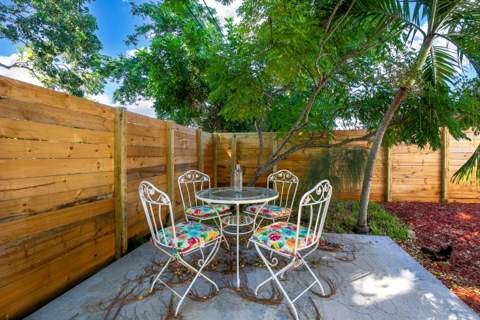 609 S Arnold Avenue, Lantana FL - photo 21 of 25