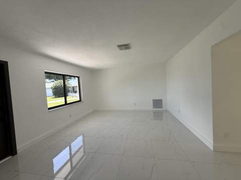 9405 NW 74th, Tamarac FL - photo 8 of 27