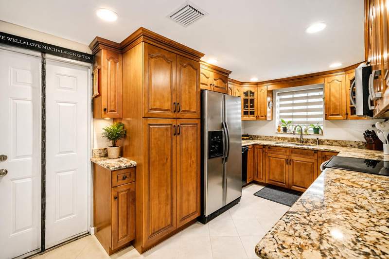 3 bedroom Single Family Residence at 404 S 62nd Terrace, Cresthaven, Hollywood — photo 2