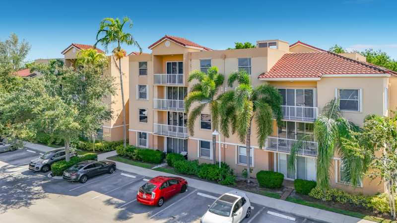 2 bedroom Condominium at 519 E Sheridan Street #4042, Sheridan Beach Club Condominium, Dania Beach — photo 1