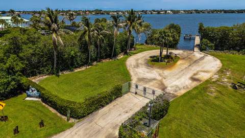 6176 Eagles Nest Drive, Jupiter FL - photo 22 of 65