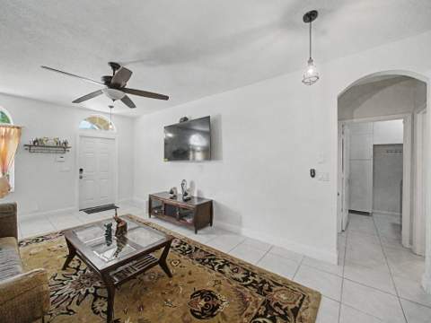 206 Birch Street, Boynton Beach FL - photo 7 of 32