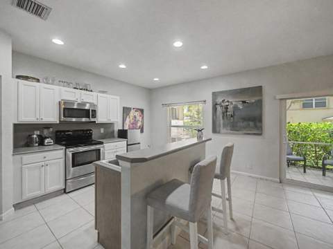 206 Birch Street, Boynton Beach FL - photo 8 of 32
