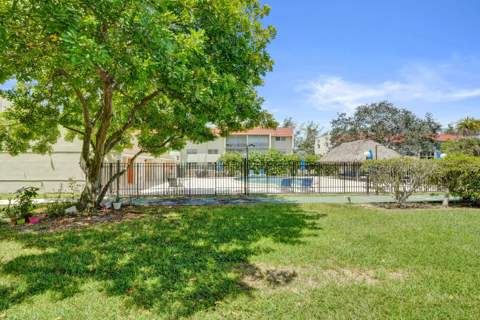 2651 Sunrise Lakes Drive #104, Sunrise FL - photo 14 of 31