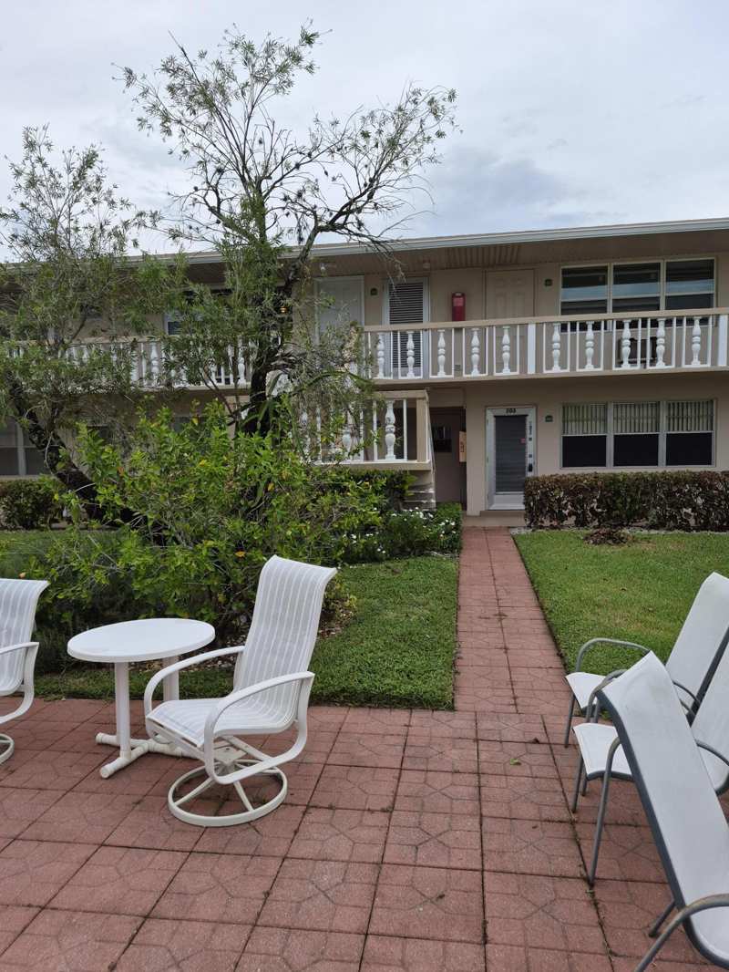 1 bedroom Condominium at 214 Cambridge #I, Century Village, West Palm Beach — photo 1
