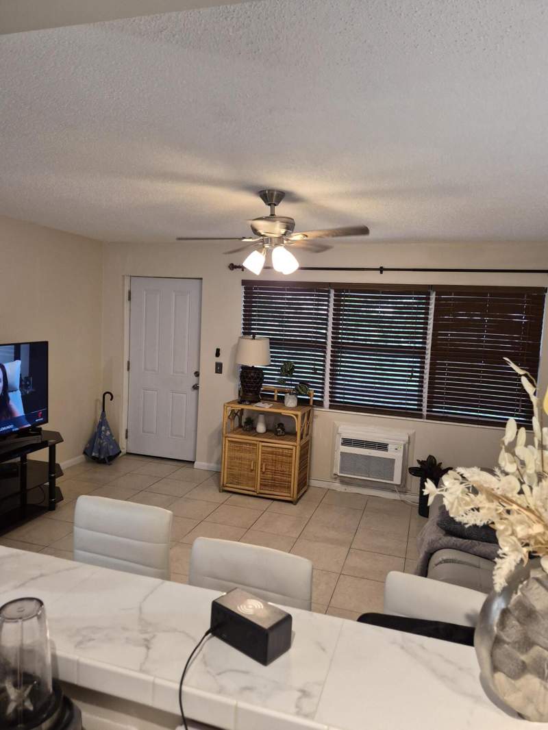 1 bedroom Condominium at 214 Cambridge #I, Century Village, West Palm Beach — photo 3
