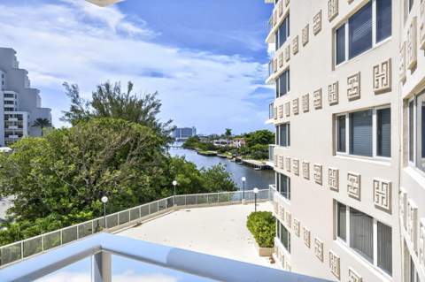 3000 Holiday Drive #502, Fort Lauderdale FL - photo 13 of 35