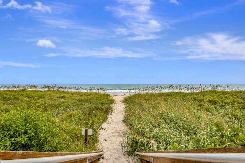 2 bedroom Condominium at 5055 N Highway A1A #604, Bryn Mawr Ocean Towers, A Condominium, Fort Pierce — photo 2
