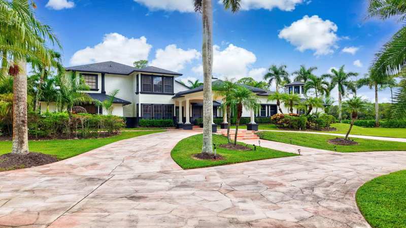 9 bedroom Single Family Residence at 6186 Duckweed Road, Homeland, Lake Worth — photo 1
