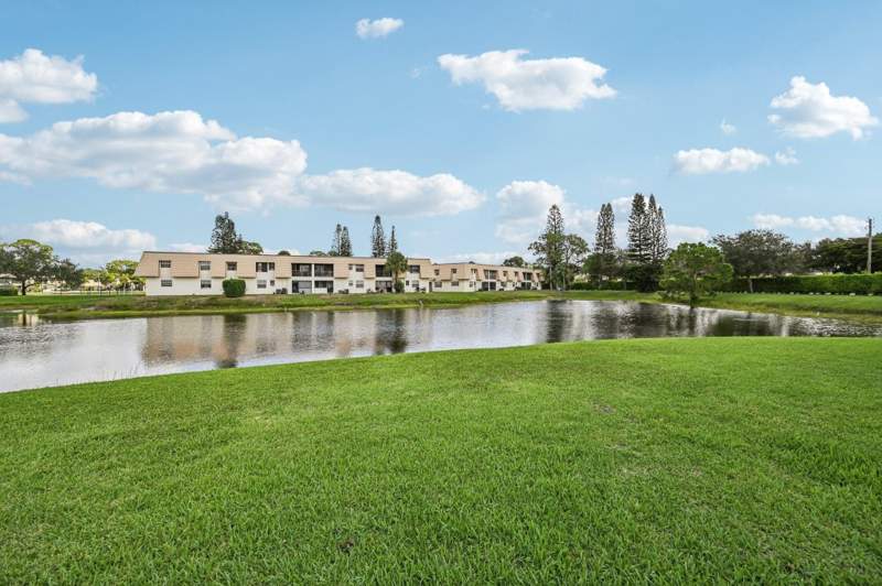 2 bedroom Condominium at 4682 Oak Terrace Drive #4682, Pine Court Condo, Greenacres — photo 4