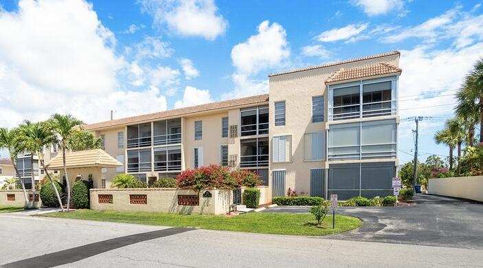 1 bedroom Condominium at 331 SW 8th Street #0023, Gateway Apts Condo, Boca Raton — photo 1