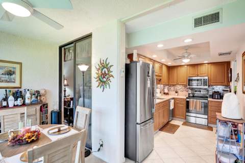 5344 Woodland Lakes Drive #223, Palm Beach Gardens FL - photo 12 of 42