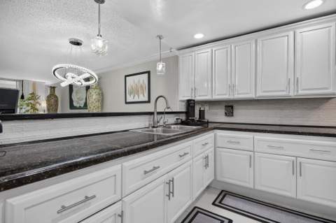 9201 Sunrise Lakes Boulevard #202, Sunrise FL - photo 7 of 40
