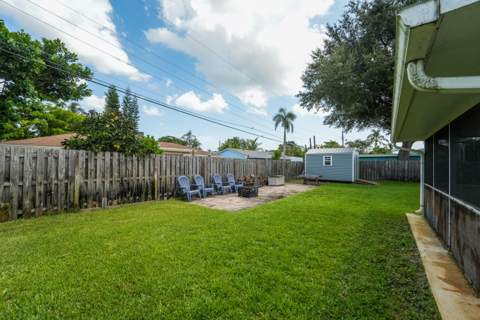 225 River Terrace Drive, Jupiter FL - photo 17 of 36