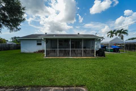 225 River Terrace Drive, Jupiter FL - photo 18 of 36