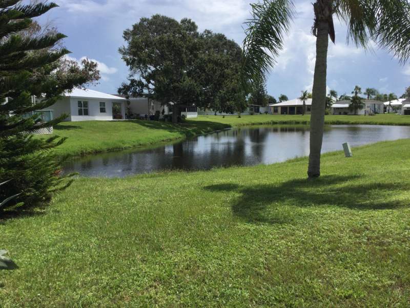 2 bedroom Mobile Home at 114 Camino Del Rio, Spanish Lakes Riverfront, Port St. Lucie — photo 4