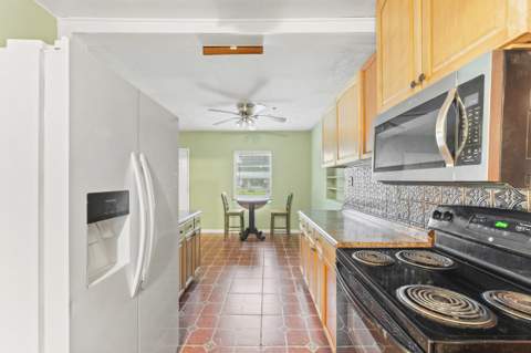 1054 Trinidad Avenue, Fort Pierce FL - photo 16 of 48
