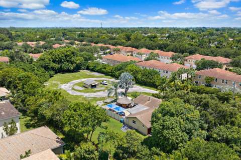 5681 Desoto Road, Greenacres FL - photo 6 of 20