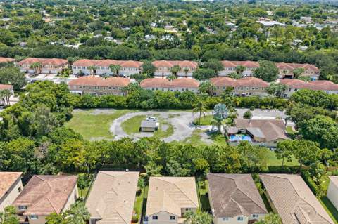 5681 Desoto Road, Greenacres FL - photo 7 of 20
