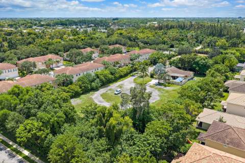 5681 Desoto Road, Greenacres FL - photo 8 of 20