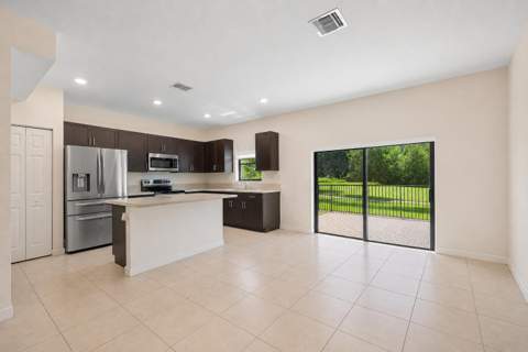 4721 Santa Cruz Way, Davie FL - photo 8 of 48