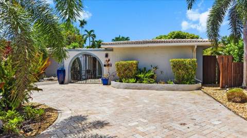 2137 NE 17th Avenue, Wilton Manors FL - photo 17 of 45