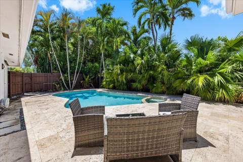 2137 NE 17th Avenue, Wilton Manors FL - photo 6 of 45