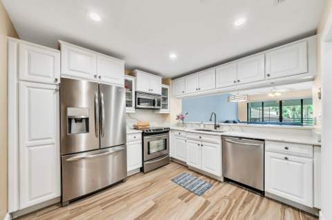 827 Oak Harbour Drive, Juno Beach FL - photo 10 of 66
