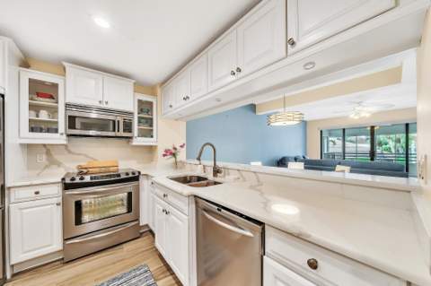 827 Oak Harbour Drive, Juno Beach FL - photo 12 of 66