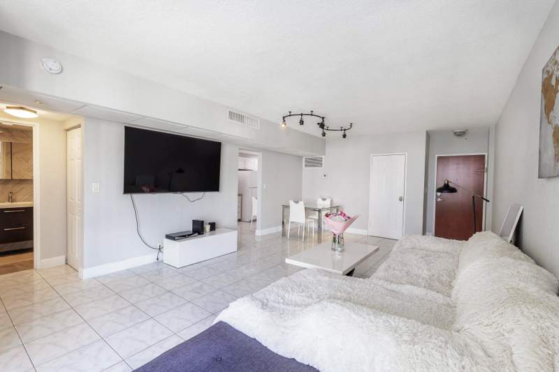 1 bedroom Condominium at 3801 S Ocean Drive #10S, Tides On Hollywood Beach Condo, Hollywood — photo 3