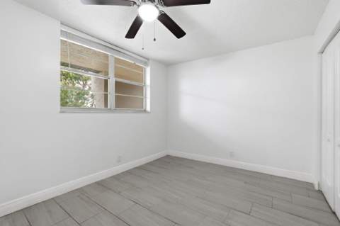 9325 Lagoon Place #405, Davie FL - photo 18 of 43